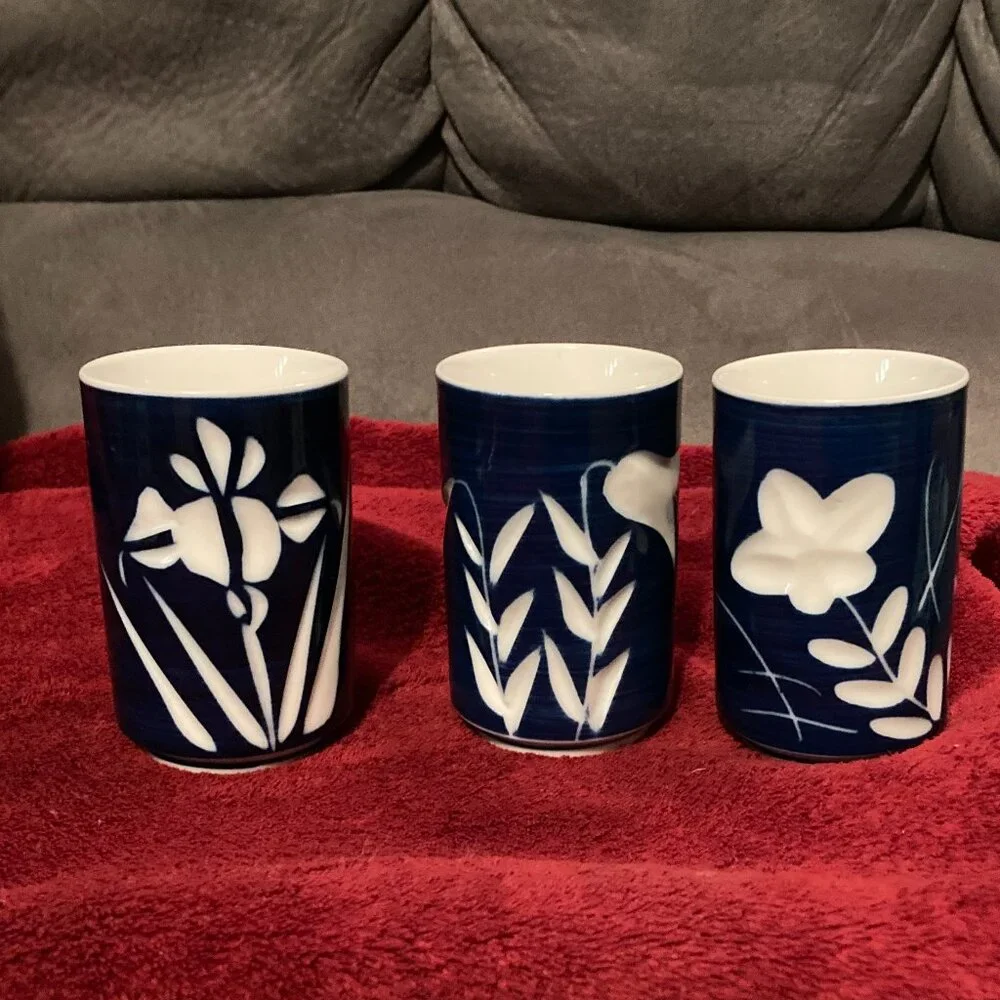 VTG THREE (3) Porcelain Teacup/Sake Cups-MCI JAPAN-Sgraffito Floral Etched-EUC - Picture 9 of 9